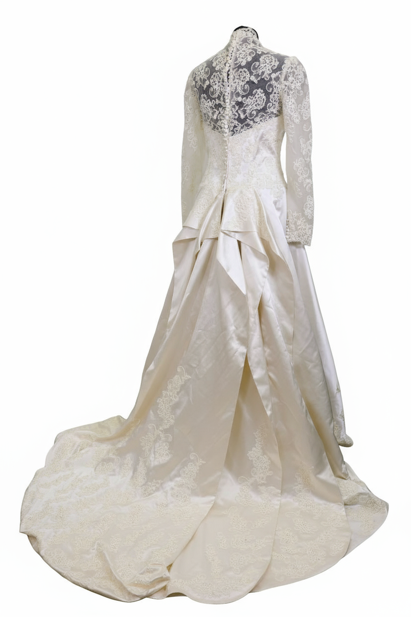 Vintage Lace Wedding Dress - Image 2