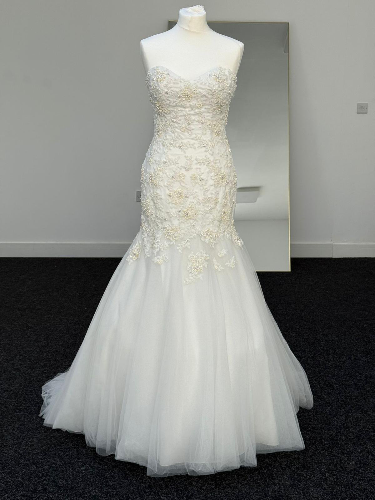 Pearl Blossom Strapless Mermaid Wedding Gown with Beaded Lace Appliqués - Image 4