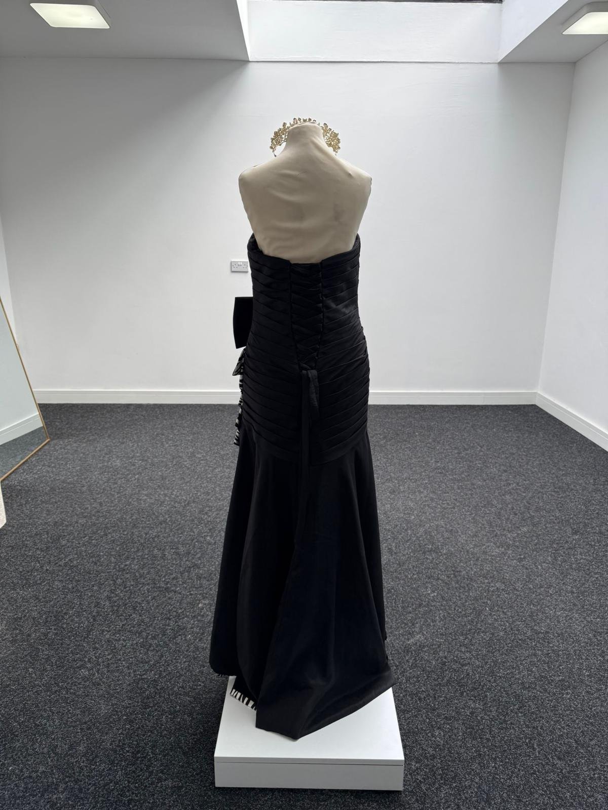 Black Strapless Sweetheart Evening Gown with Crystal Brooch Detail - Image 3