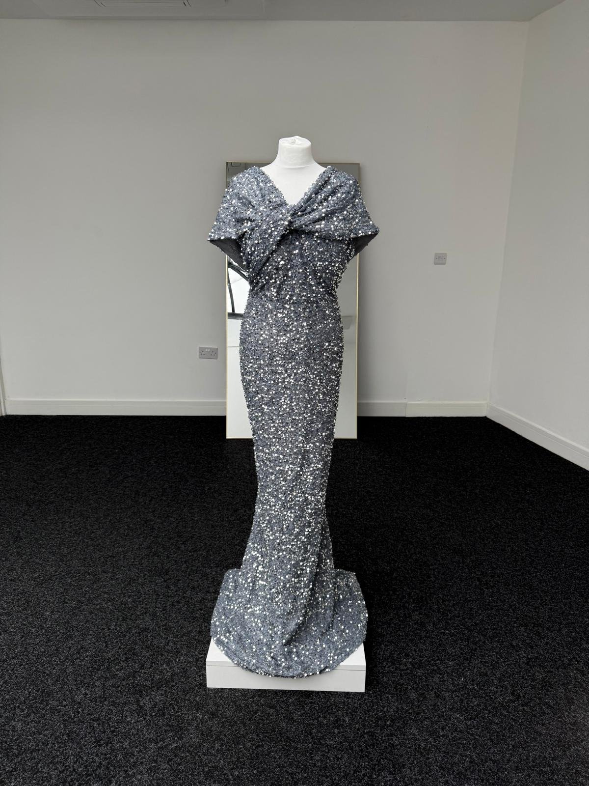 Pearl Blossom Ivory Mermaid Wedding Dress for Special Occasions - Image 3